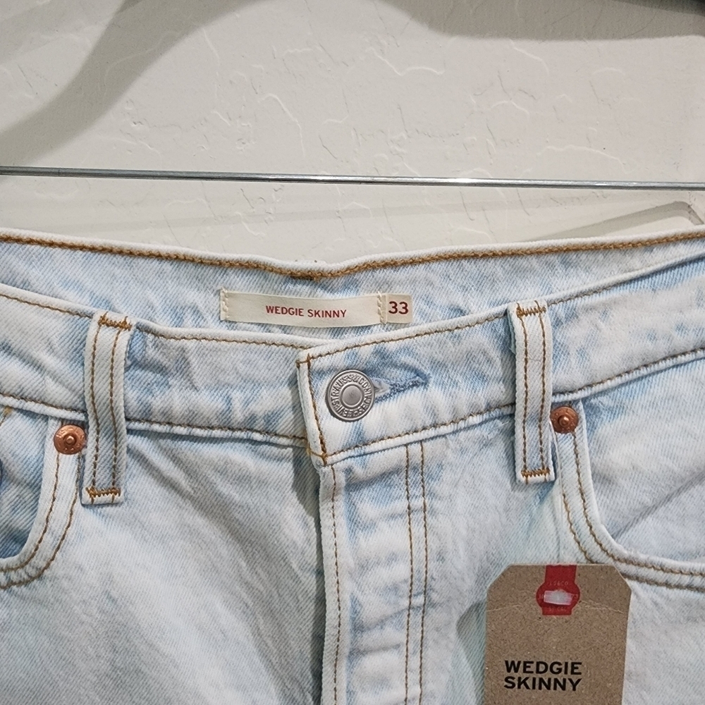 💜 🆕️ Levi's Wedgie Skinny Light Wash High Rise Jeans - Picture 5 of 9